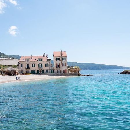 Apartments On The Beach Komiza Exterior photo